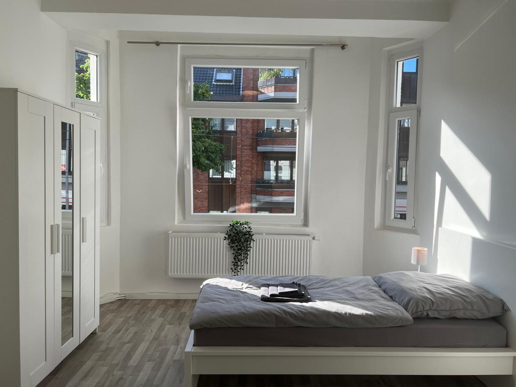 Apartment Three-bedroom In Center