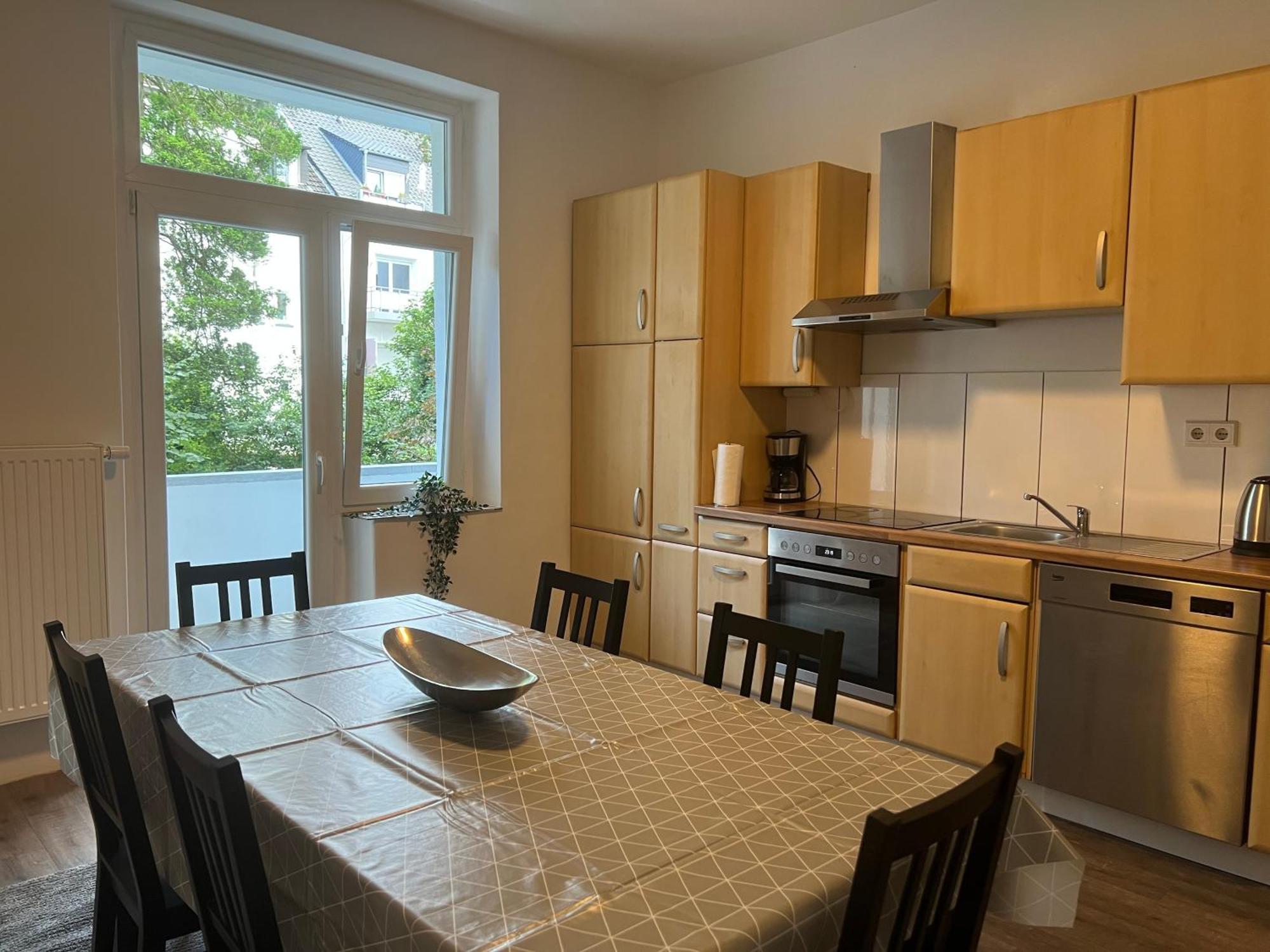 Three-bedroom In Center *